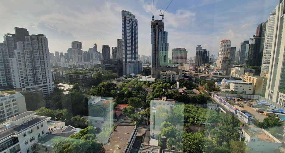 For rent 1 bed condo in Khlong Toei, Bangkok