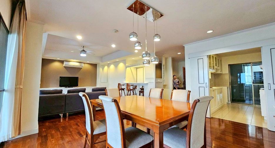 For rent 3 bedrooms condo in Watthana, Bangkok