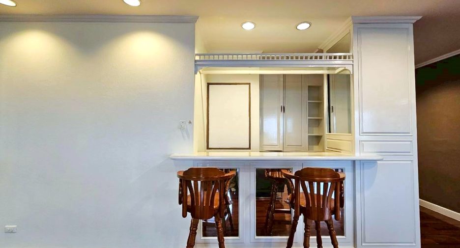 For rent 3 bedrooms condo in Watthana, Bangkok