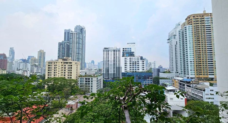 For rent 3 bedrooms condo in Watthana, Bangkok