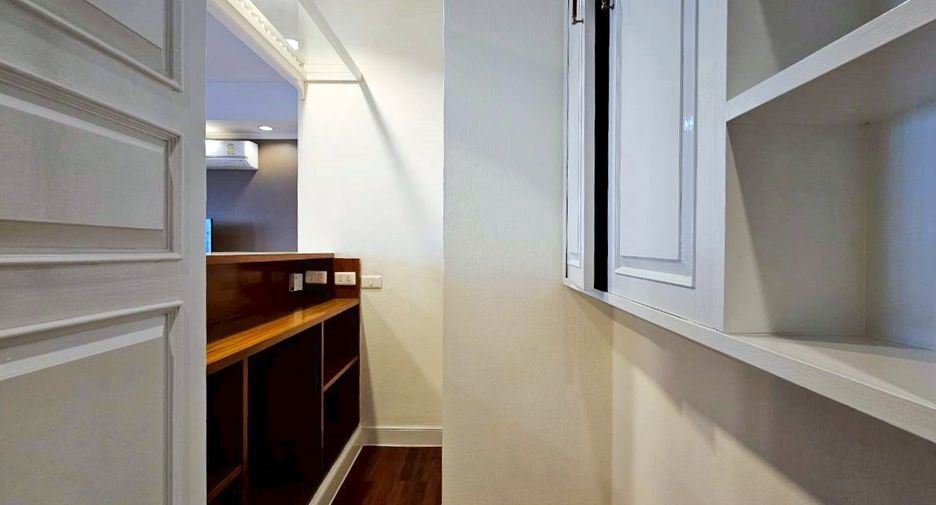 For rent 3 bedrooms condo in Watthana, Bangkok