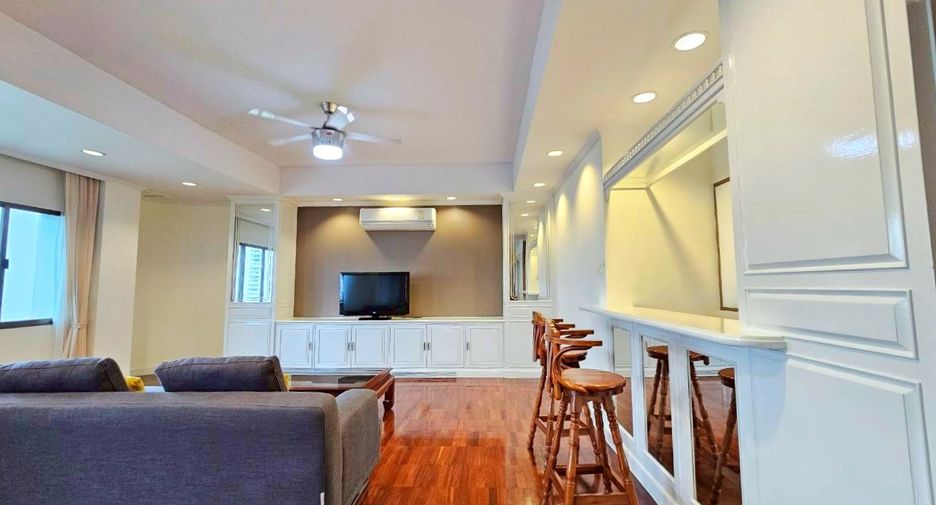 For rent 3 bedrooms condo in Watthana, Bangkok