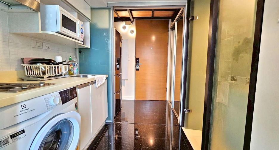 For rent 1 bed condo in Khlong Toei, Bangkok