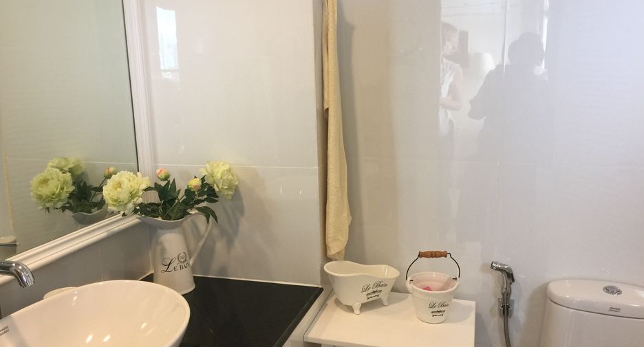 Condo en alquiler de 3 habitaciones en Watthana, Bangkok