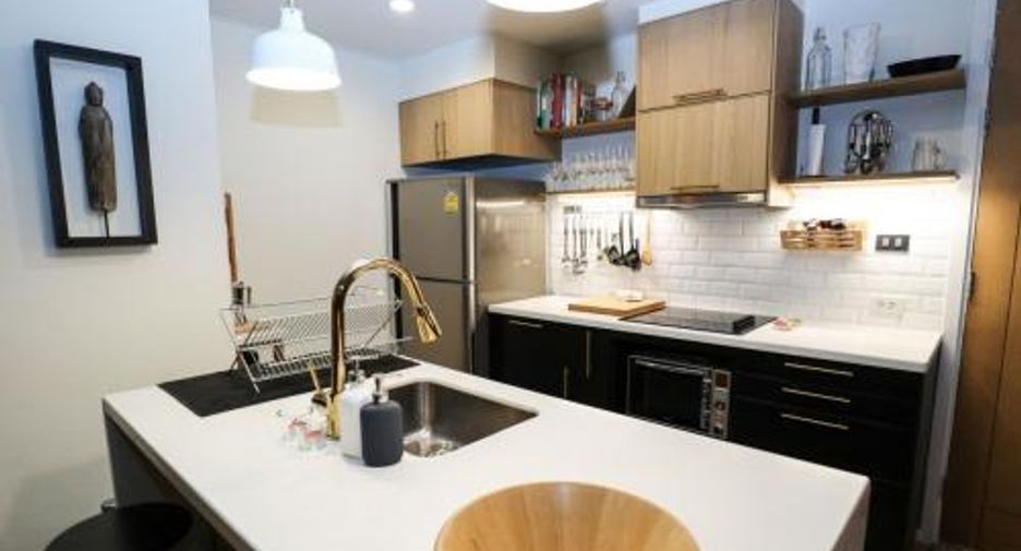 For rent 2 bedrooms condo in Watthana, Bangkok