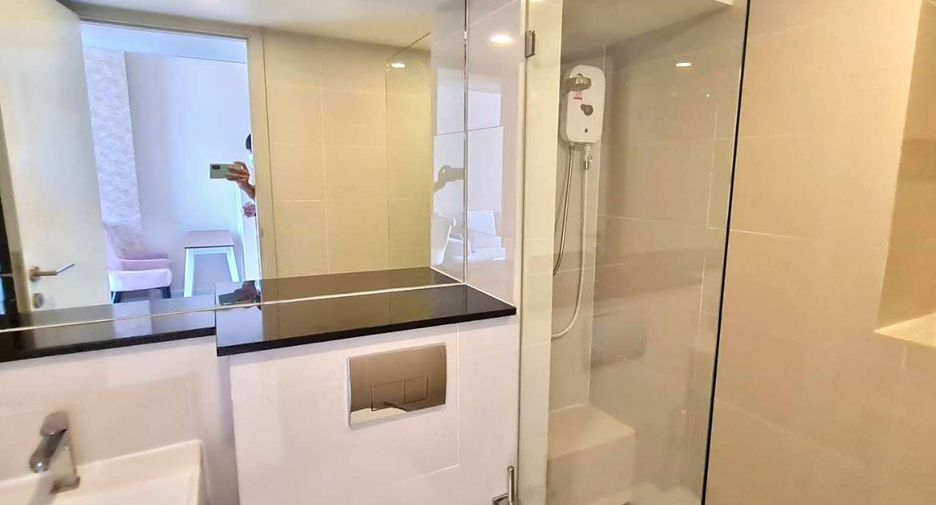 For rent and for sale 1 bed condo in Sathon, Bangkok
