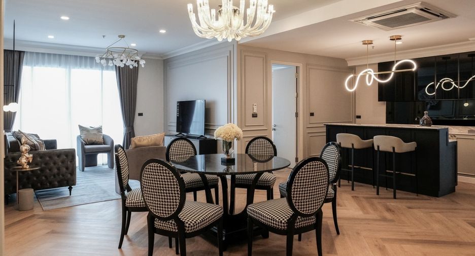 For rent 3 bedrooms condo in Khlong Toei, Bangkok