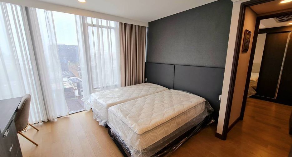 For rent 2 bedrooms condo in Khlong Toei, Bangkok