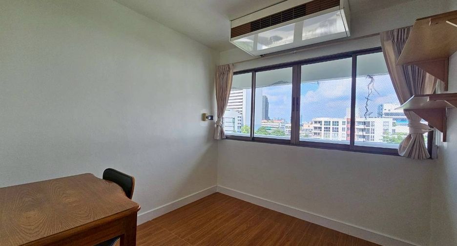 For rent 3 bedrooms condo in Watthana, Bangkok
