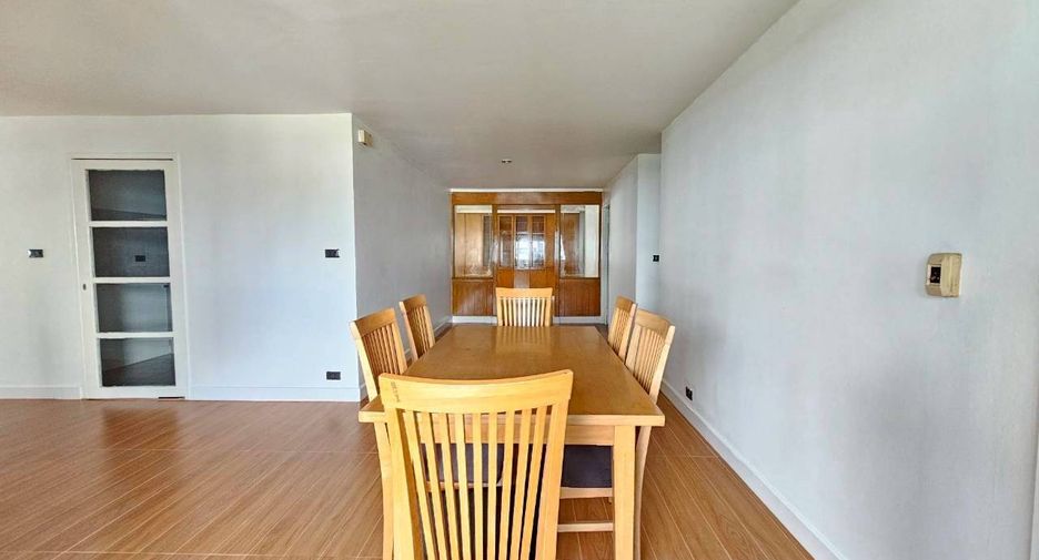 For rent 3 bedrooms condo in Watthana, Bangkok