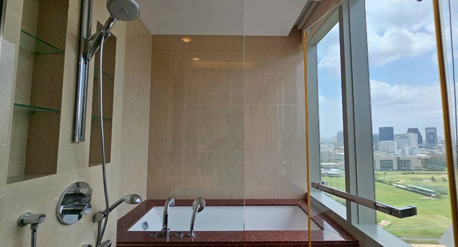 À louer 3 chambres condo à Pathum Wan, Bangkok