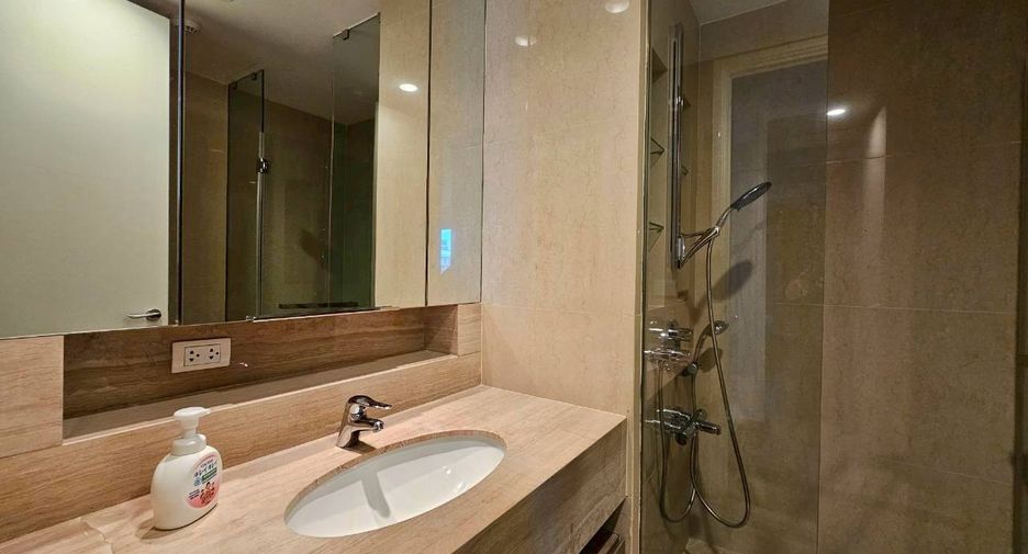 À louer 3 chambres condo à Pathum Wan, Bangkok