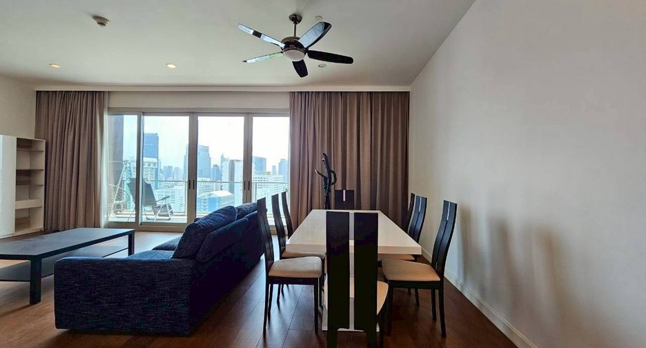 À louer 3 chambres condo à Pathum Wan, Bangkok