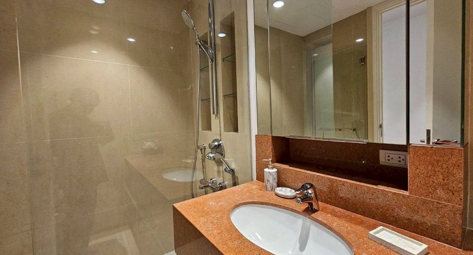 À louer 3 chambres condo à Pathum Wan, Bangkok