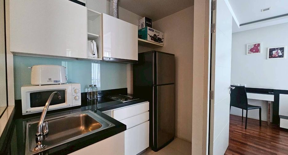 For rent 1 bed condo in Watthana, Bangkok