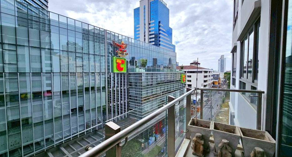 Condo en alquiler de 2 habitaciones en Khlong Toei, Bangkok