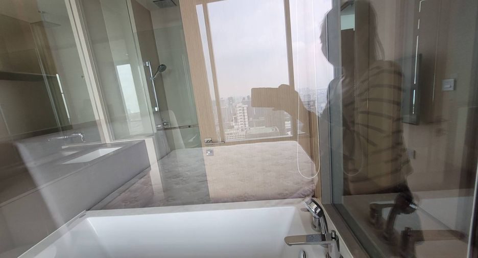 For rent and for sale 1 bed condo in Watthana, Bangkok