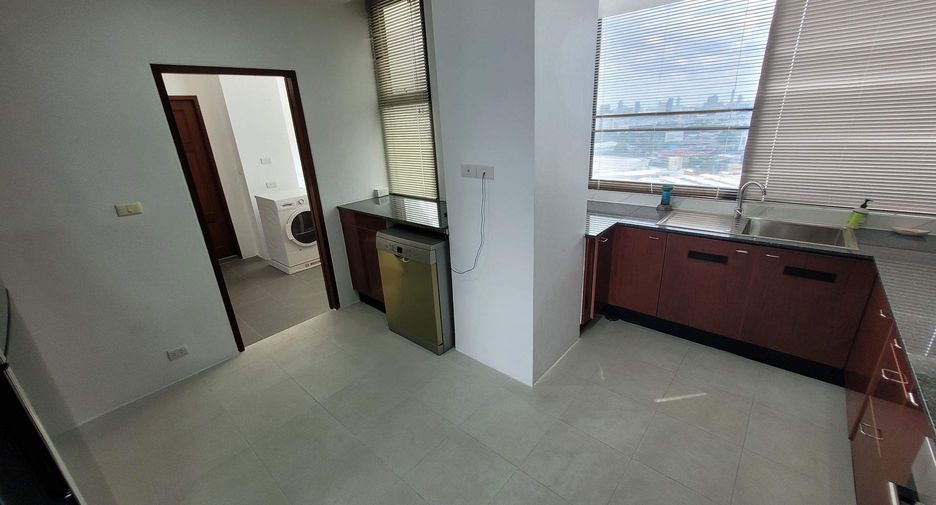 À louer 3 chambres condo à Khlong Toei, Bangkok