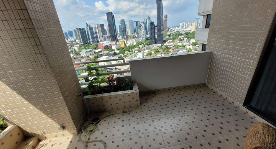 À louer 3 chambres condo à Khlong Toei, Bangkok