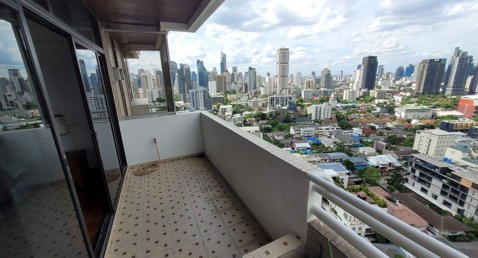 À louer 3 chambres condo à Khlong Toei, Bangkok
