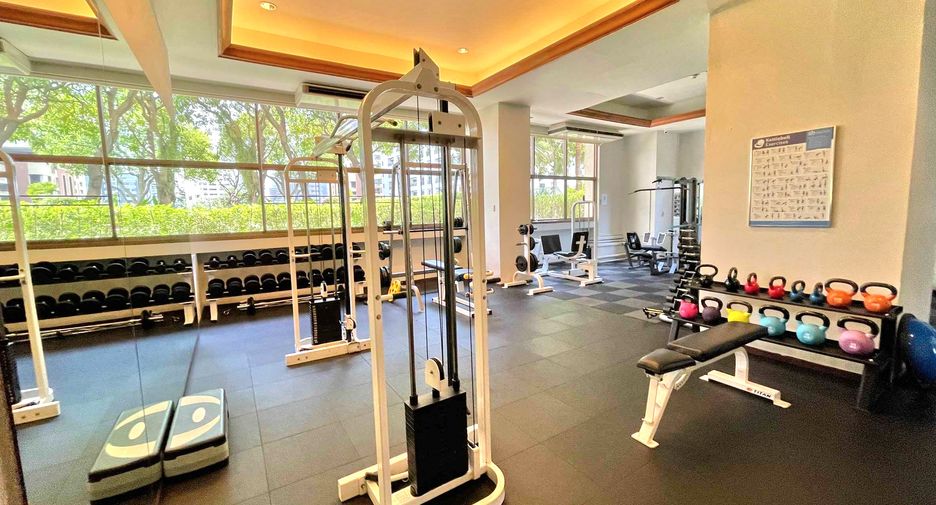 For rent 3 bedrooms condo in Watthana, Bangkok