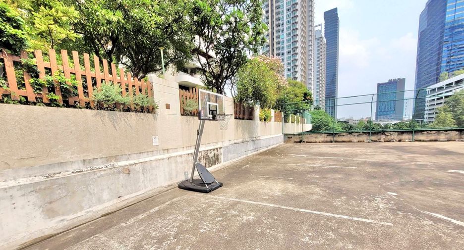 For rent 3 bedrooms condo in Watthana, Bangkok
