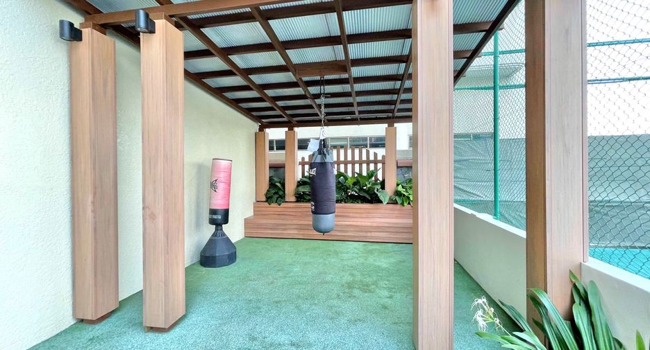 For rent 3 bedrooms condo in Watthana, Bangkok