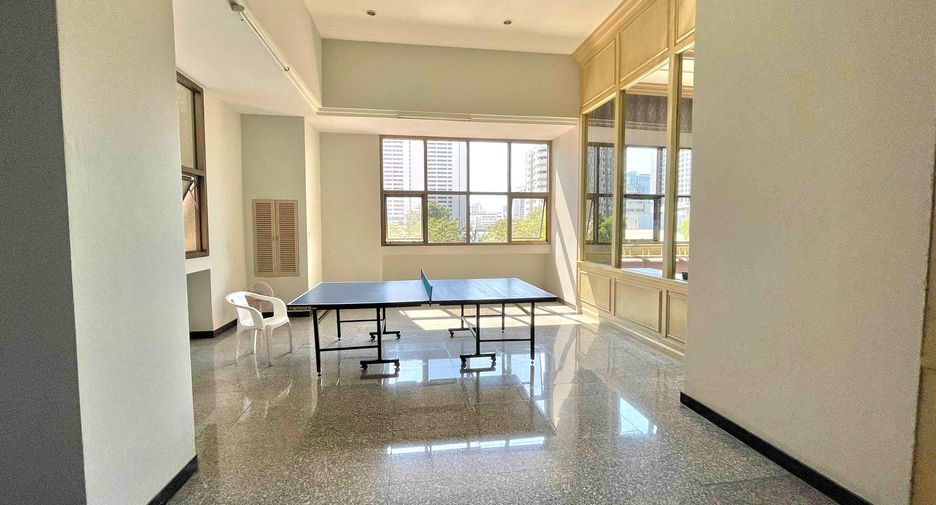 For rent 3 bedrooms condo in Watthana, Bangkok