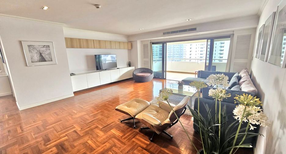 For rent 3 bedrooms condo in Watthana, Bangkok