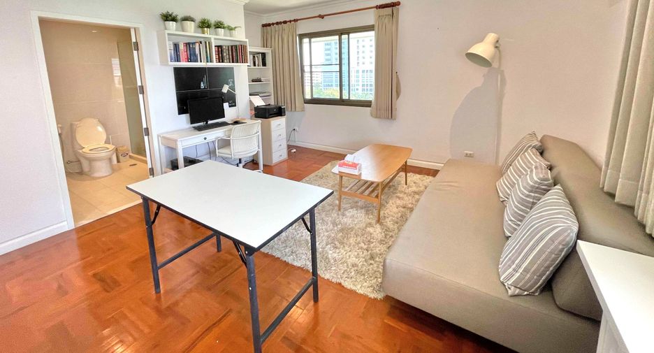 For rent 3 bedrooms condo in Watthana, Bangkok