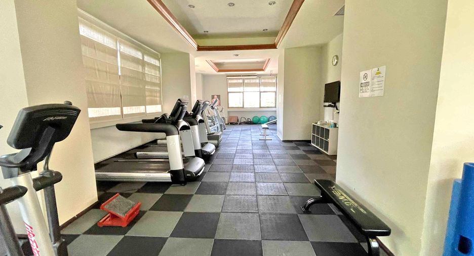 For rent 3 bedrooms condo in Watthana, Bangkok