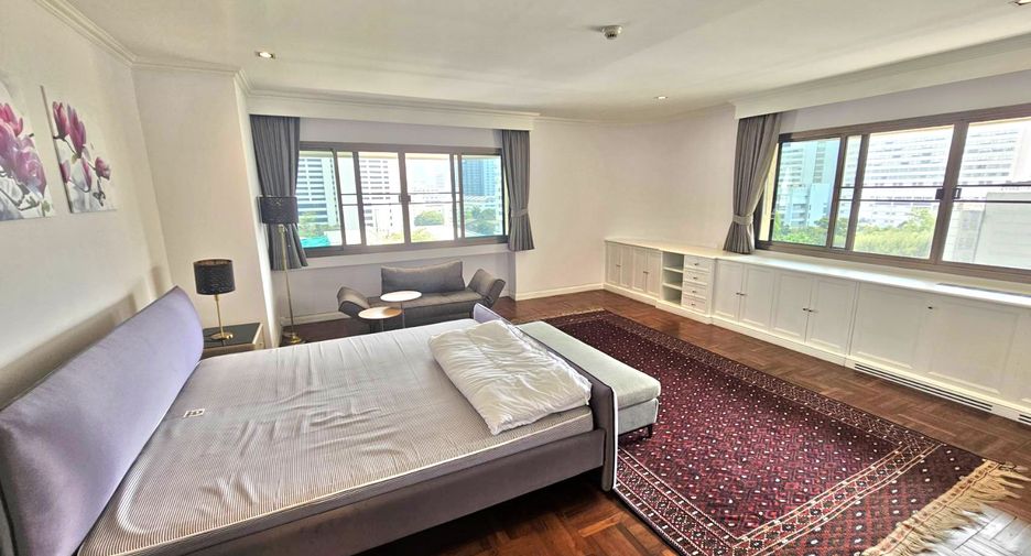For rent 3 bedrooms condo in Watthana, Bangkok