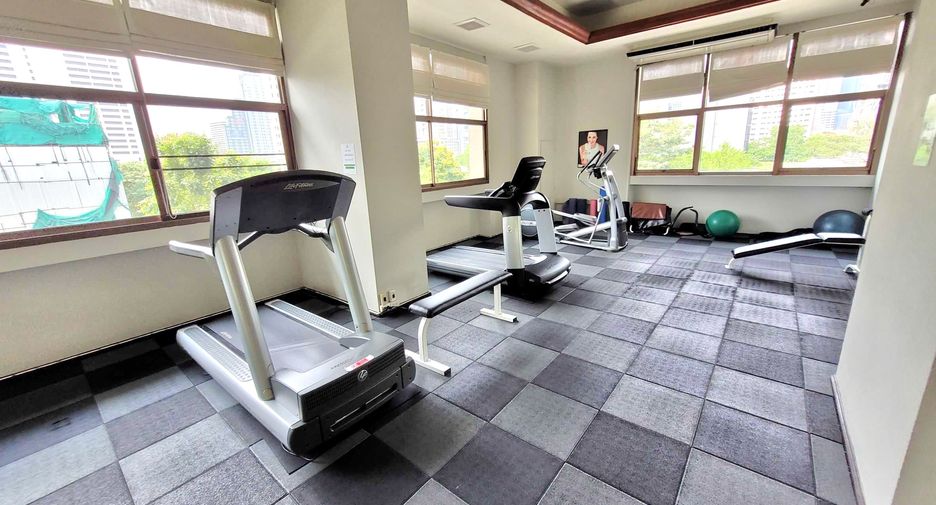 For rent 3 bedrooms condo in Watthana, Bangkok