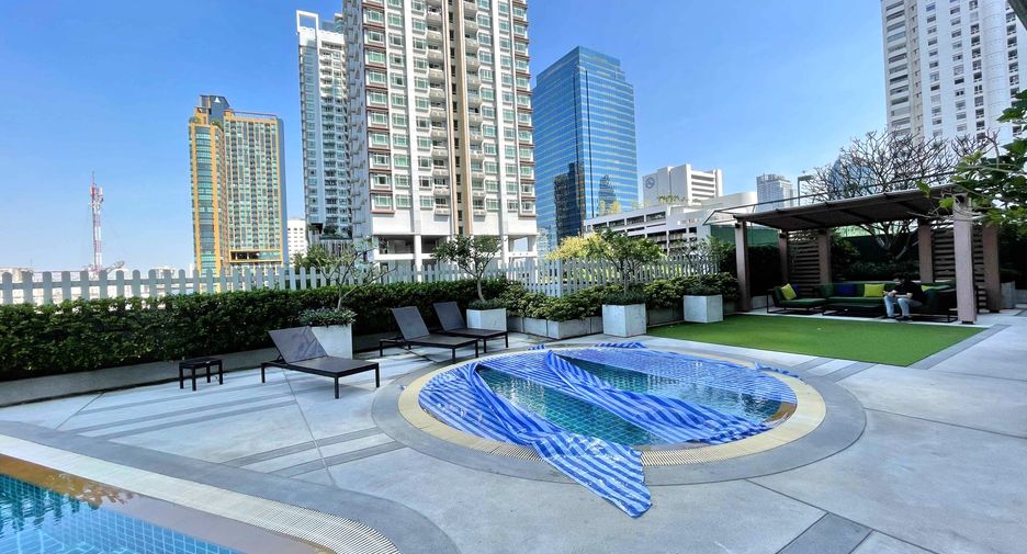 For rent 3 bedrooms condo in Watthana, Bangkok