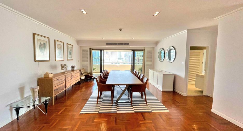 For rent 3 bedrooms condo in Watthana, Bangkok