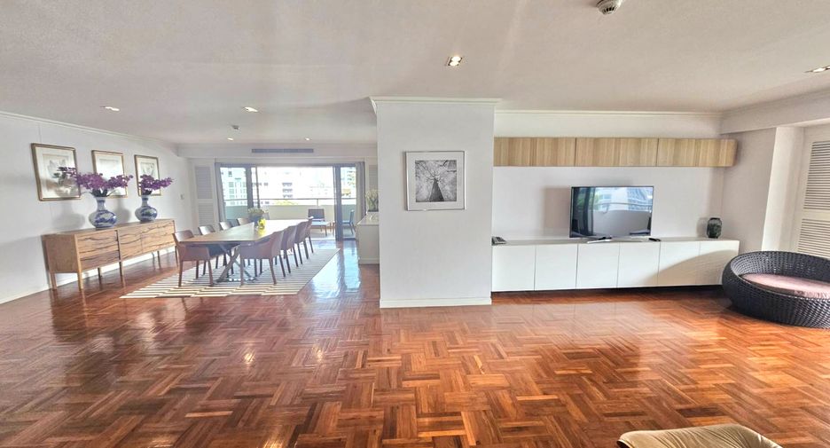 For rent 3 bedrooms condo in Watthana, Bangkok