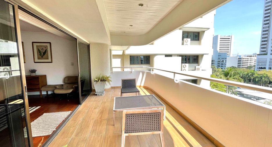 For rent 3 bedrooms condo in Watthana, Bangkok