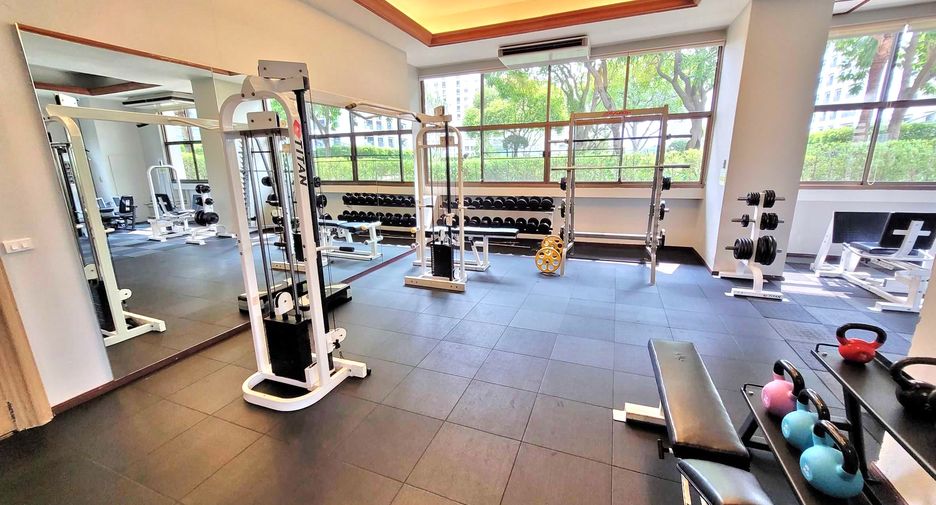 For rent 3 bedrooms condo in Watthana, Bangkok