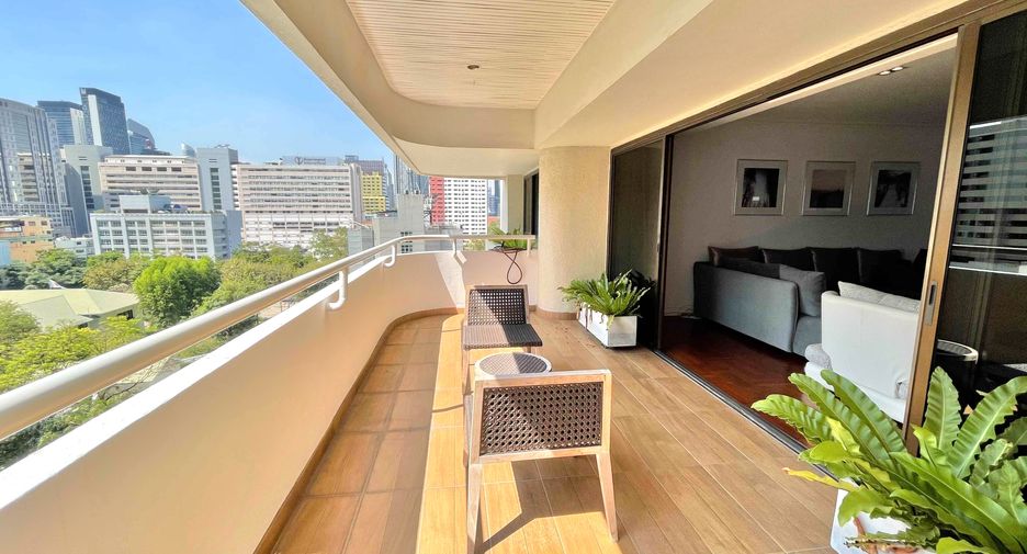 For rent 3 bedrooms condo in Watthana, Bangkok