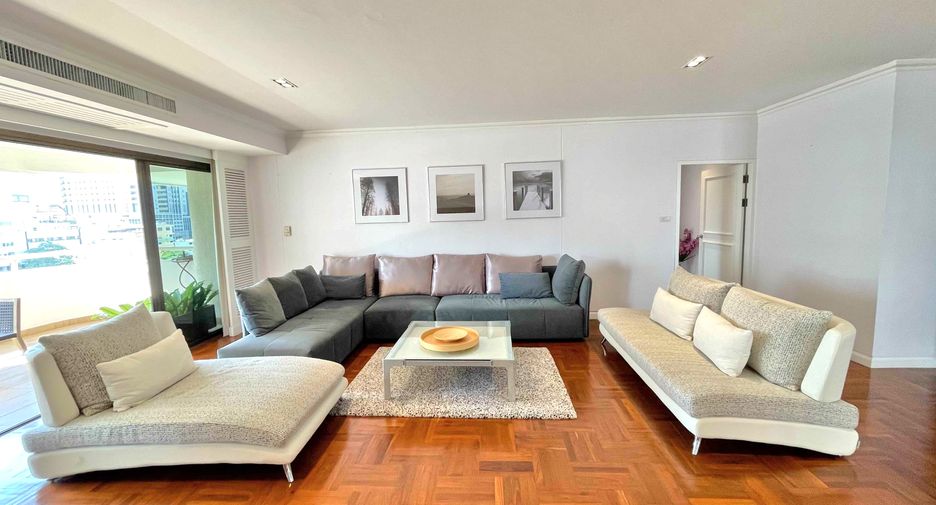 For rent 3 bedrooms condo in Watthana, Bangkok