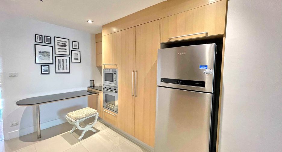 For rent 3 bedrooms condo in Watthana, Bangkok