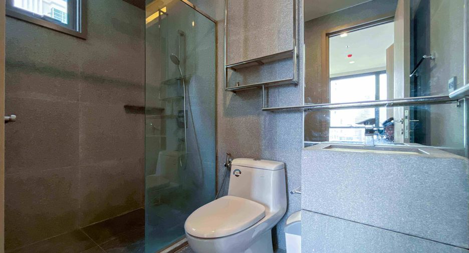 Condo en alquiler de 2 habitaciones en Pathum Wan, Bangkok