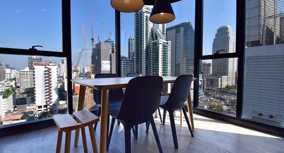 Condo en alquiler y en venta de 2 habitaciones en Khlong Toei, Bangkok