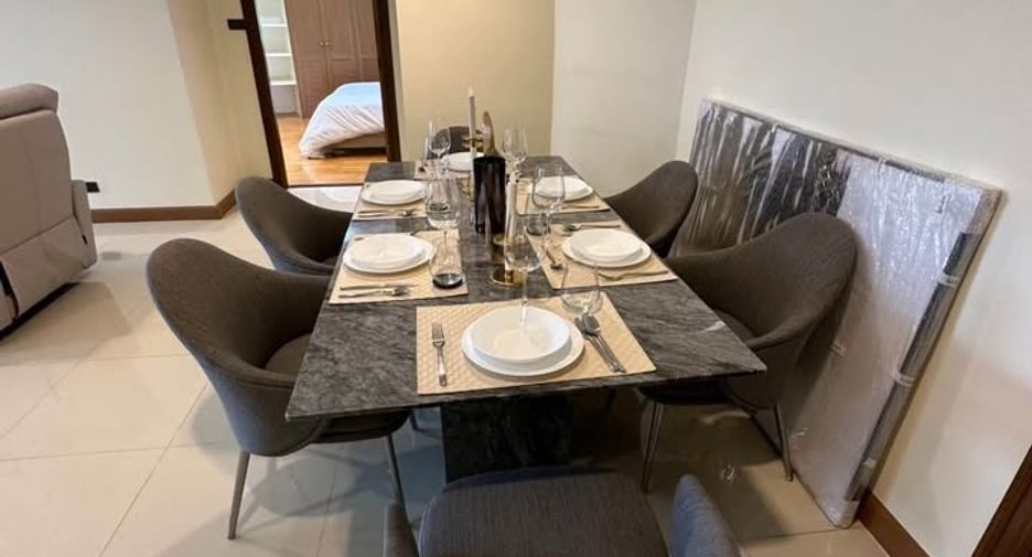 For rent 3 bedrooms condo in Watthana, Bangkok