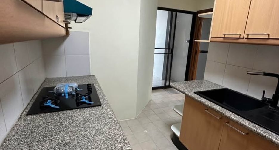 For rent 3 bedrooms condo in Watthana, Bangkok