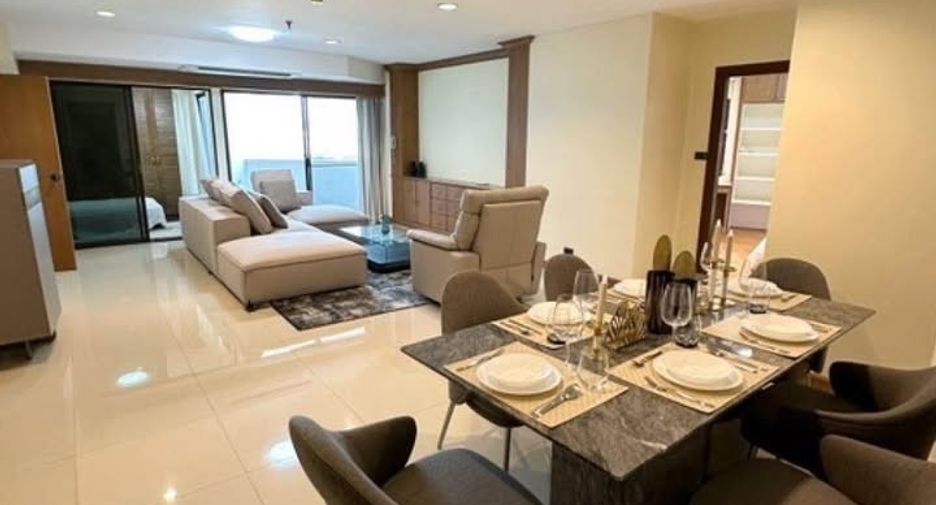 For rent 3 bedrooms condo in Watthana, Bangkok