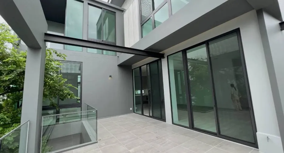 For rent 4 bedrooms house in Saphan Sung, Bangkok
