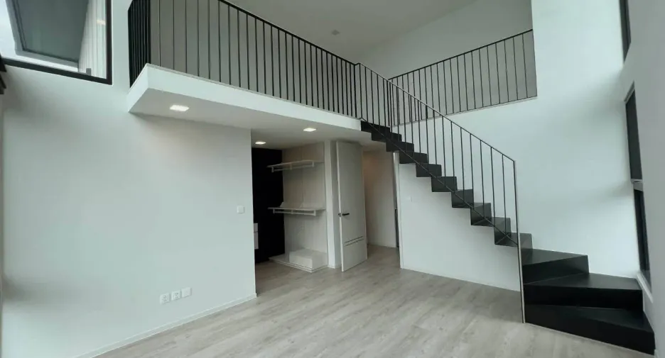 For rent 4 bedrooms house in Saphan Sung, Bangkok