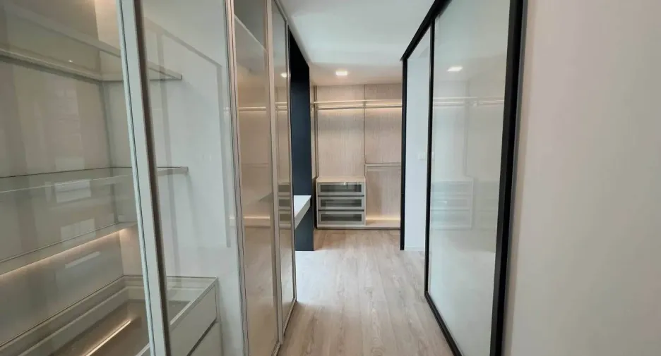 For rent 4 bedrooms house in Saphan Sung, Bangkok