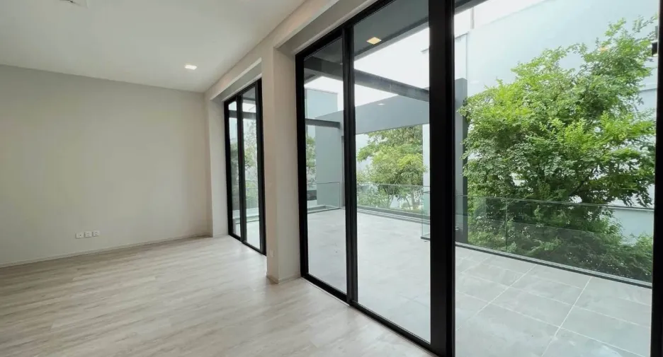 For rent 4 bedrooms house in Saphan Sung, Bangkok